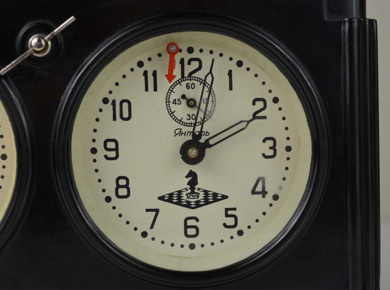 REF1258 Large chess clock. Antique Chess Shop